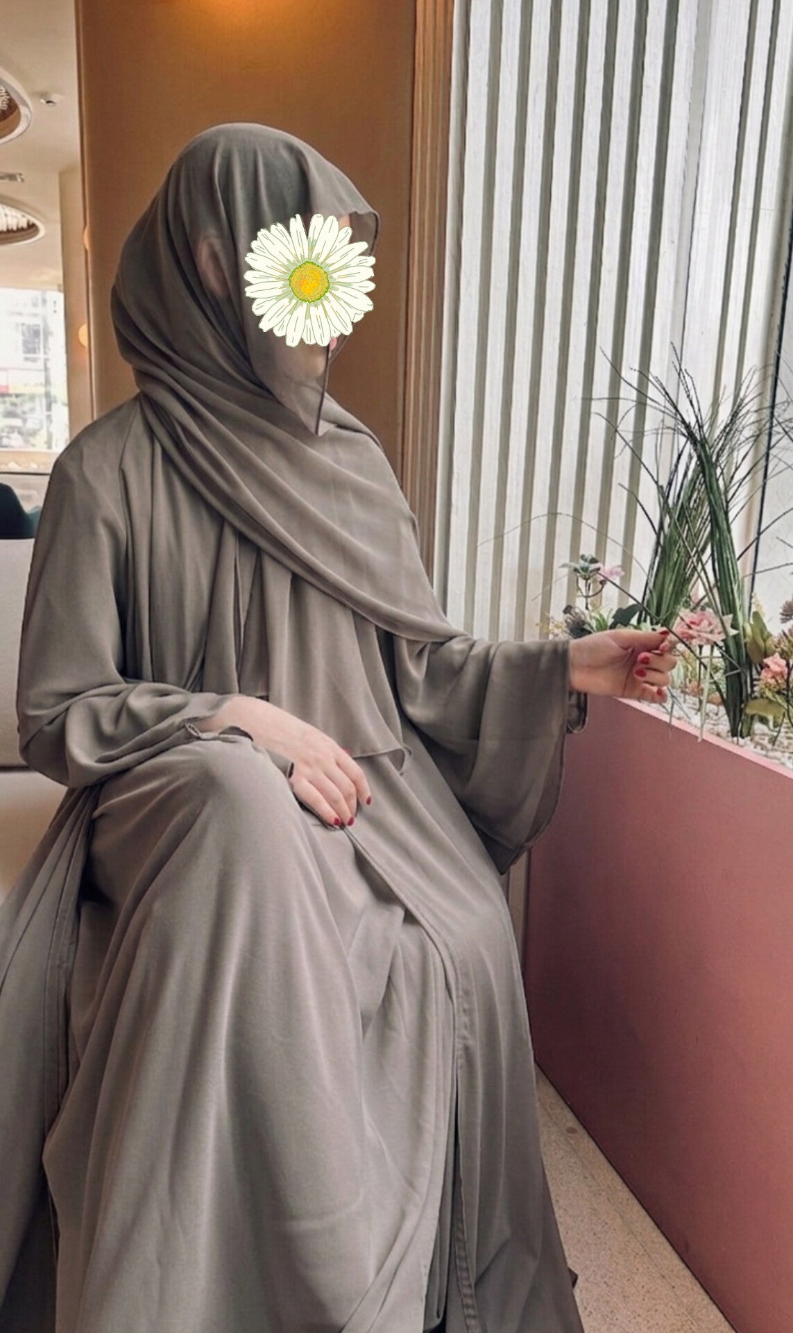 Noor Olive Abaya